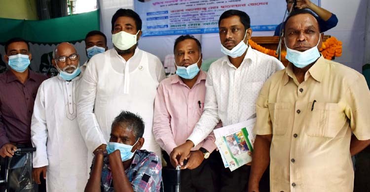 টাঙ্গাইলে প্রতিবন্ধীদের সহায়ক উপকরণ বিতর